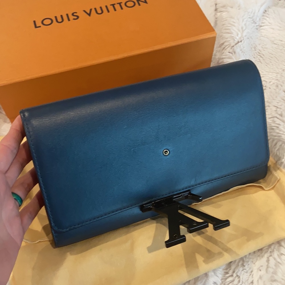 Louis Vuitton clutch - Picture 3 of 10